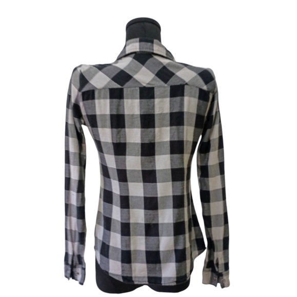 Miley Cyrus & Max Azria Black Checkered Snap Flannel Shirt - Picture 3 of 5